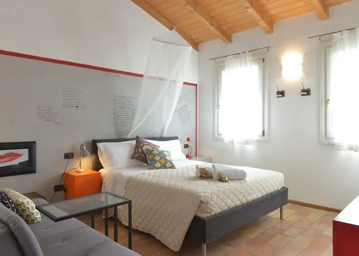 Ca Di Viazadur فندق مبيت وإفطار فينْتْسا